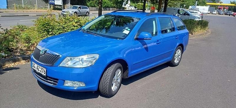 Gebraucht Skoda Octavia Classic 80 PS (58 kW) 2010 Blau Kombi