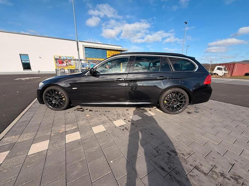 Gebraucht BMW 325 Performance 204 PS (150 kW) 2010 Schwarz Kombi
