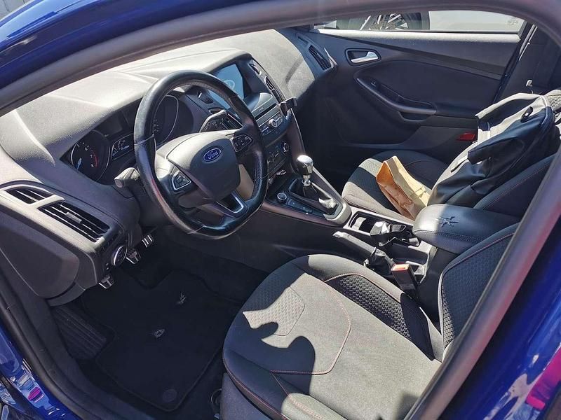 Gebraucht Ford Focus ST-Line 125 PS (91 kW) 2017 Blau Limousine