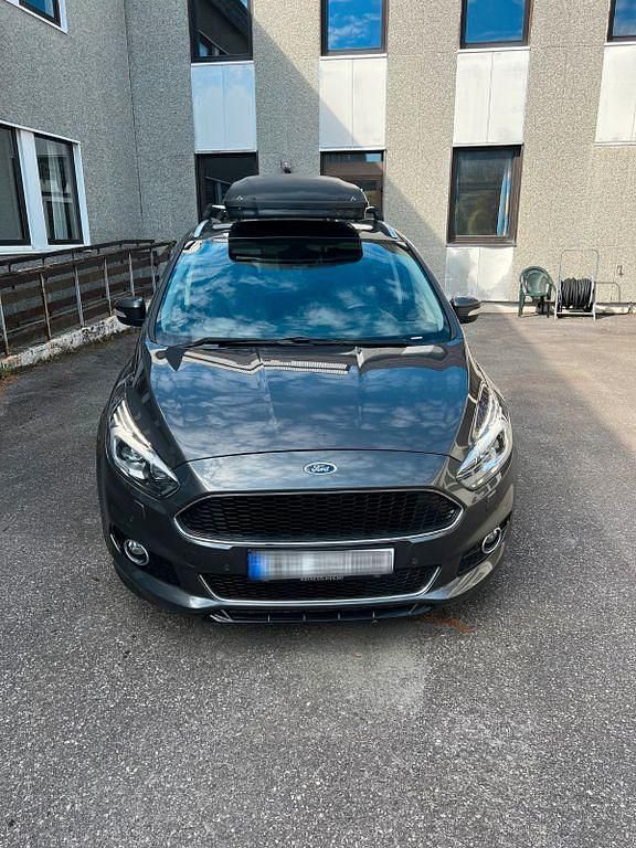 Silber Gebraucht 2015 Ford S-MAX Titanium Van / Kleinbus | 12.000 € (Superpreis) - Bild 1/4