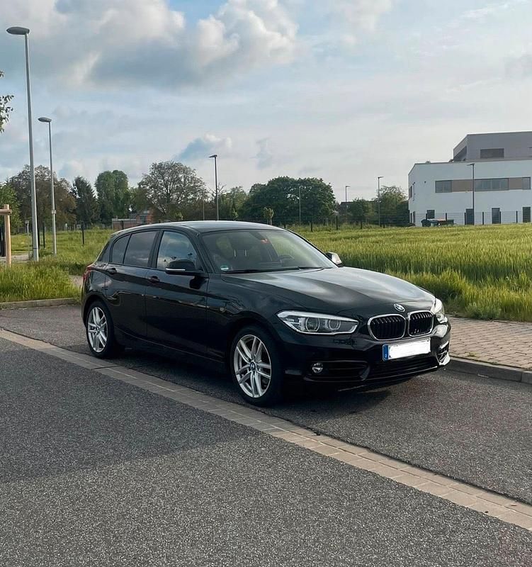 Gebraucht BMW 120 Sport Line 190 PS (139 kW) 2017 Schwarz Kleinwagen