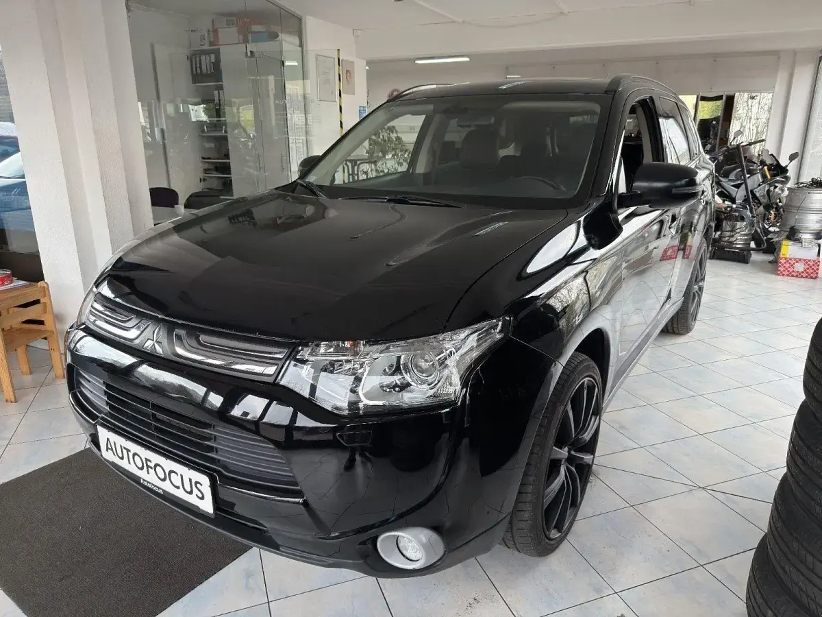 Gebraucht Mitsubishi Outlander Instyle 150 PS (110 kW) 2013 Schwarz SUV