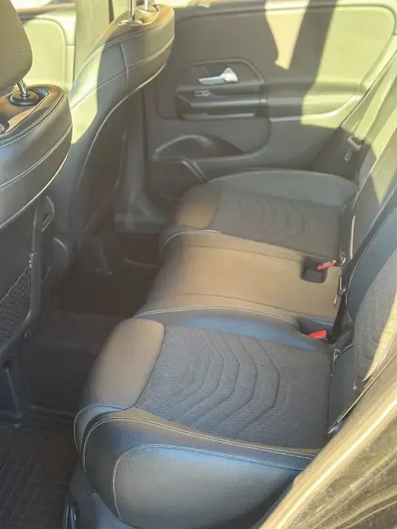 Gebraucht Mercedes B180 116 PS (85 kW) 2019 Schwarz Kleinwagen