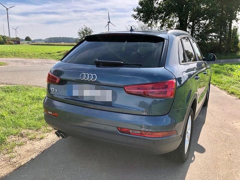 Gebraucht Audi Q3 Ambiente 150 PS (110 kW) 2016 Blau SUV