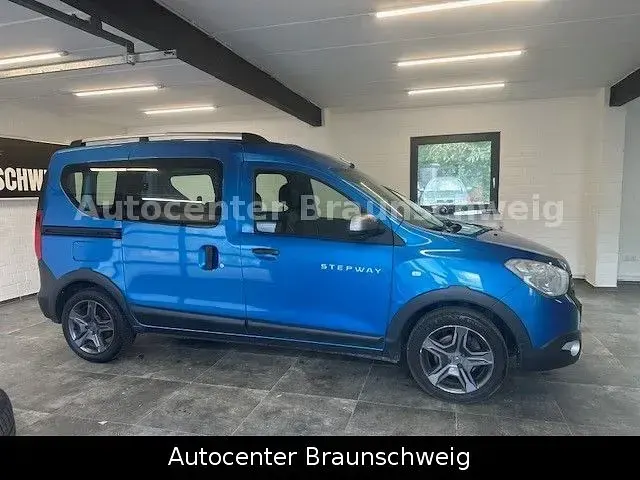 Gebraucht Dacia Dokker Celebration 116 PS (85 kW) 2017 Blau Van / Kleinbus