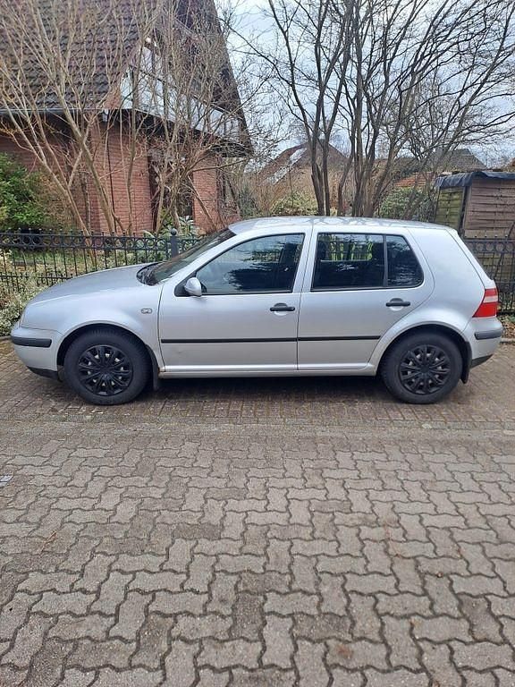 Gebraucht VW Golf IV 101 PS (74 kW) 2002 Silber Limousine