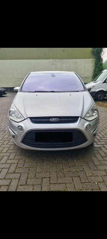 Silber Gebraucht 2013 Ford S-MAX Titanium S Van / Kleinbus | 4.600 € (Superpreis) - Bild 1/4