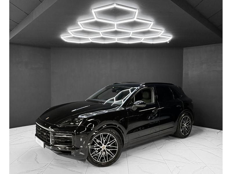 Gebraucht Porsche Cayenne 354 PS (260 kW) 2024 Schwarz SUV