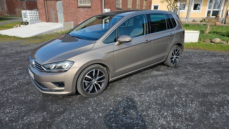 Beige Gebraucht 2015 VW Golf Sportsvan Highline Van / Kleinbus | 13.400 € (Fairer Preis) - Bild 1/4