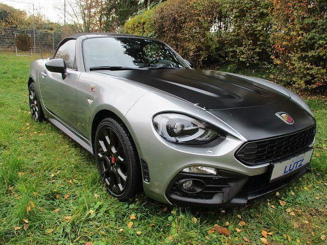Grau Gebraucht 2018 Abarth 124 Spider Cabrio | 25.970 € (Superpreis) - Bild 1/4