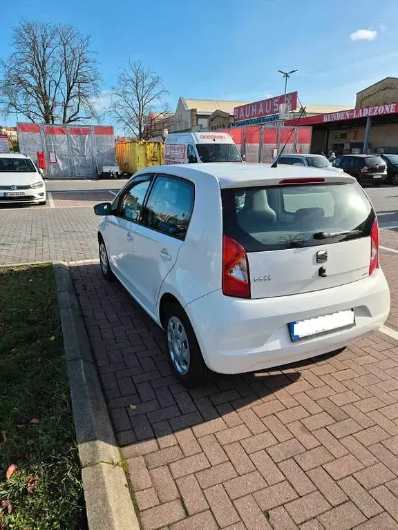Używany Seat Mii 60 KM (44 kW) 2013 Biały Hatchback