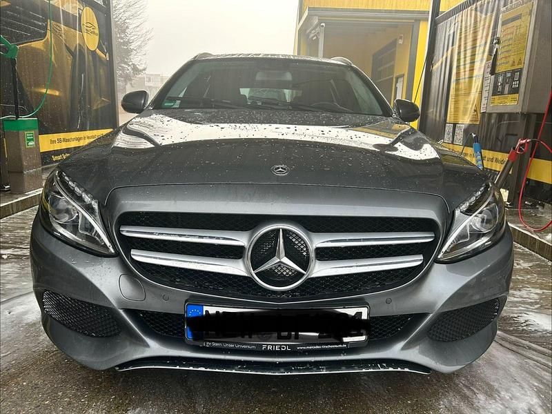Grau Gebraucht 2018 Mercedes C180 Kombi | 20.000 € (Fairer Preis) - Bild 1/4