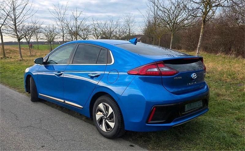 Gebraucht Hyundai Ioniq 140 PS (102 kW) 2017 Blau Kleinwagen