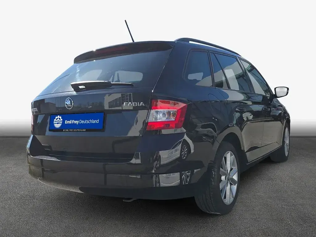 Gebraucht Skoda Fabia Ambition 110 PS (80 kW) 2018 Blackmagic perleffekt Kombi