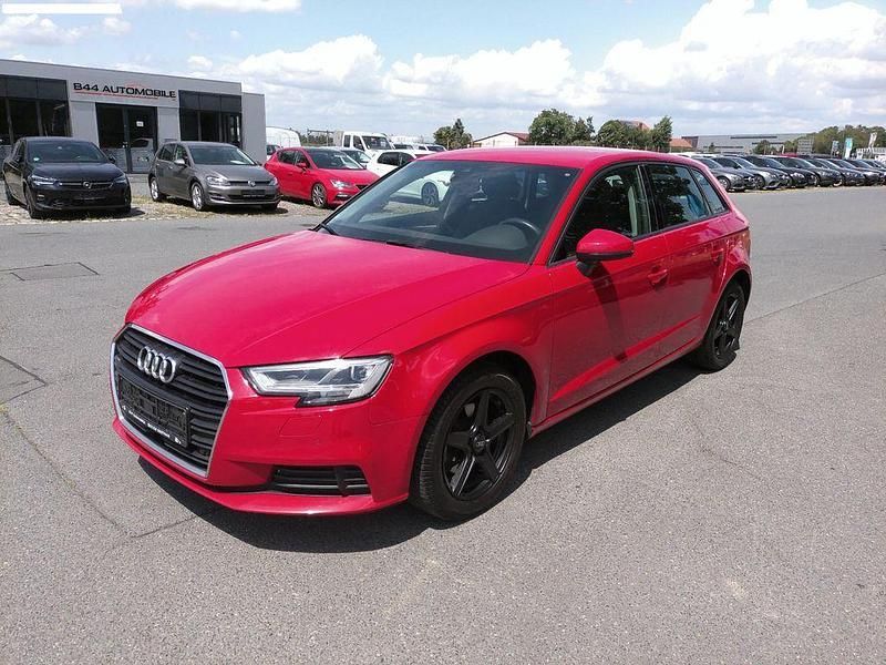 Rot Gebraucht 2018 Audi A3 Sportback Sport Limousine | 13.690 € (Guter Preis) - Bild 1/4