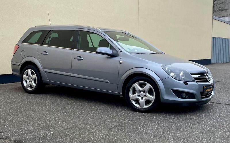 Silber Gebraucht 2008 Opel Astra Innovation Kombi | 4.490 € - Bild 1/4