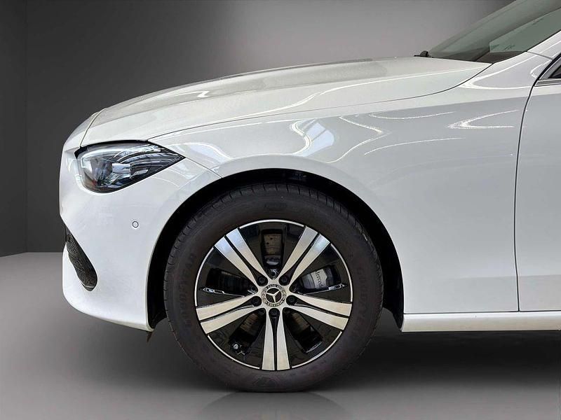Gebraucht Mercedes C300e Avantgarde 204 PS (150 kW) 2024 Weiß Limousine