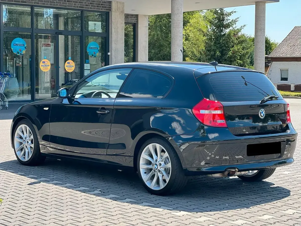 Gebraucht BMW 118 143 PS (105 kW) 2008 Schwarz Kleinwagen