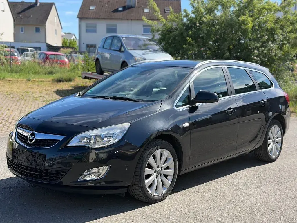Gebraucht Opel Astra Innovation 140 PS (102 kW) 2012 Schwarz Kombi