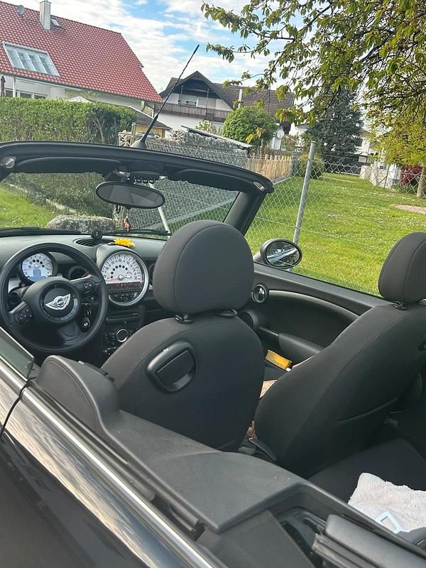 Second-hand Mini One Cabriolet 98 CP (72 kW) 2014 Negru Cabrio