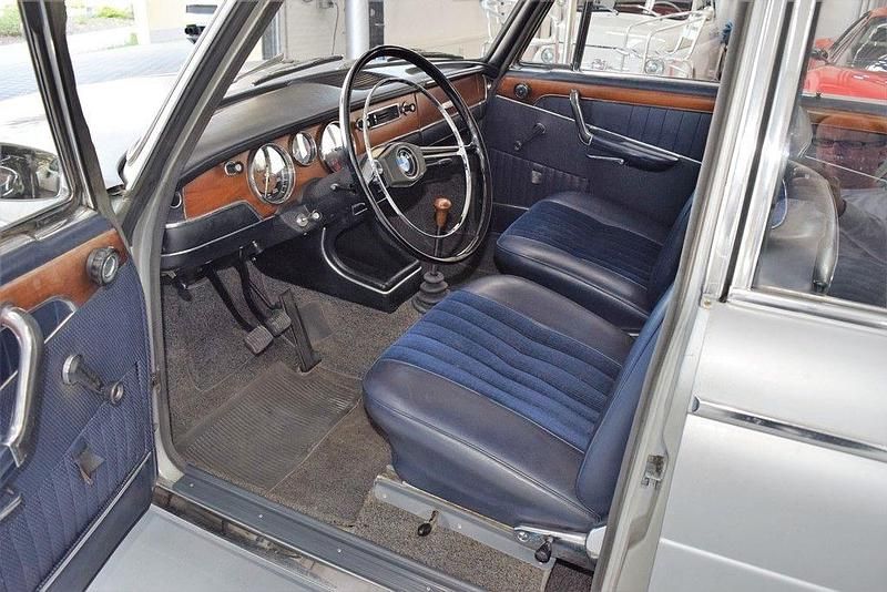 Gebraucht BMW 2000 120 PS (88 kW) 1968 Silber Limousine