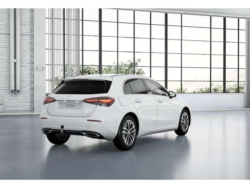 Gebraucht Mercedes E250 Advanced 163 PS (119 kW) 2025 Weiss / polarweiß Coupé