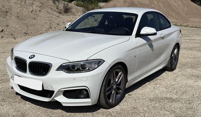 Weiß Gebraucht 2015 BMW 220 M Sport Coupé | 17.000 € (Fairer Preis) - Bild 1/4