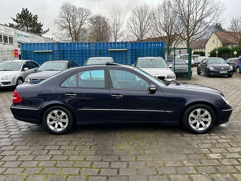 Gebraucht Mercedes E240 Avantgarde 177 PS (130 kW) 2002 Blau Limousine