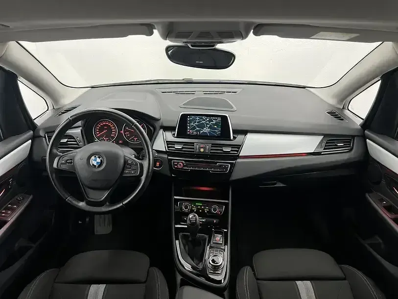 Gebraucht BMW 218 Active Tourer 391 PS (287 kW) 2017 Weiss Van / Kleinbus