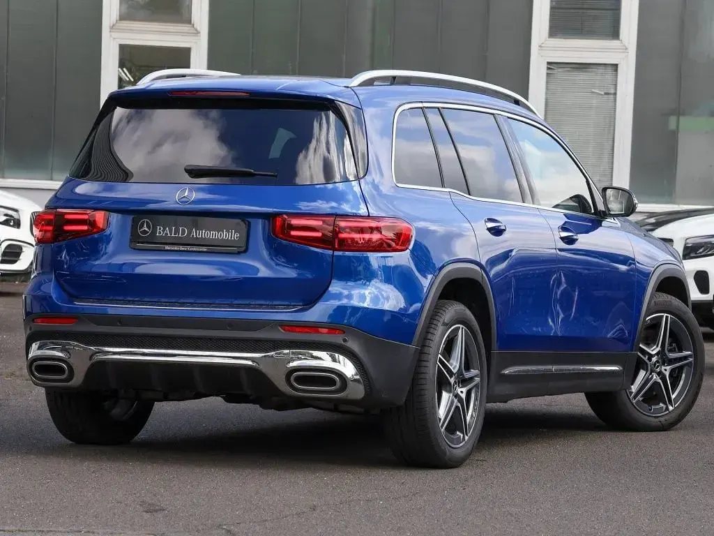Gebraucht Mercedes GLB220 AMG 190 PS (139 kW) 2025 Metalliclack spektralblau SUV
