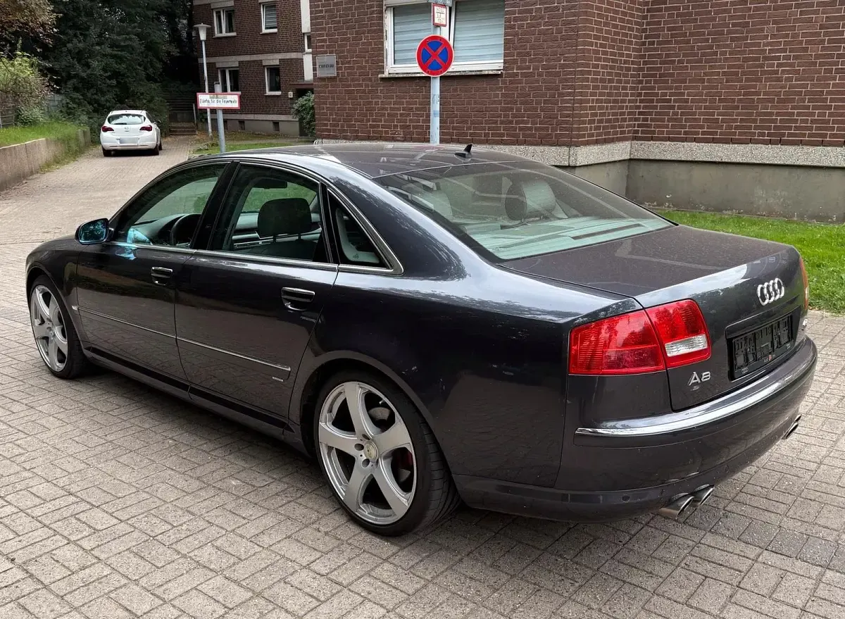 Gebraucht Audi A8 334 PS (245 kW) 2002 Grau Limousine