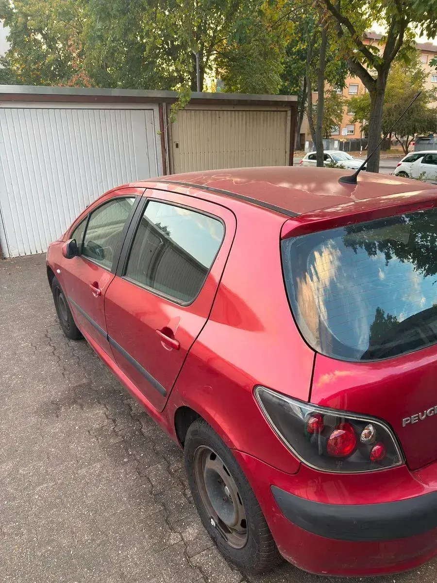 Gebraucht Peugeot 307 Filou 88 PS (64 kW) 2005 Rot Limousine