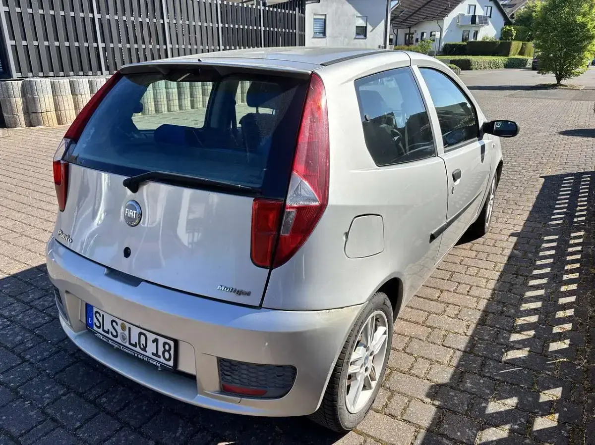 Usata Fiat Punto 69 CV (50 kW) 2004 Grigio Utilitaria