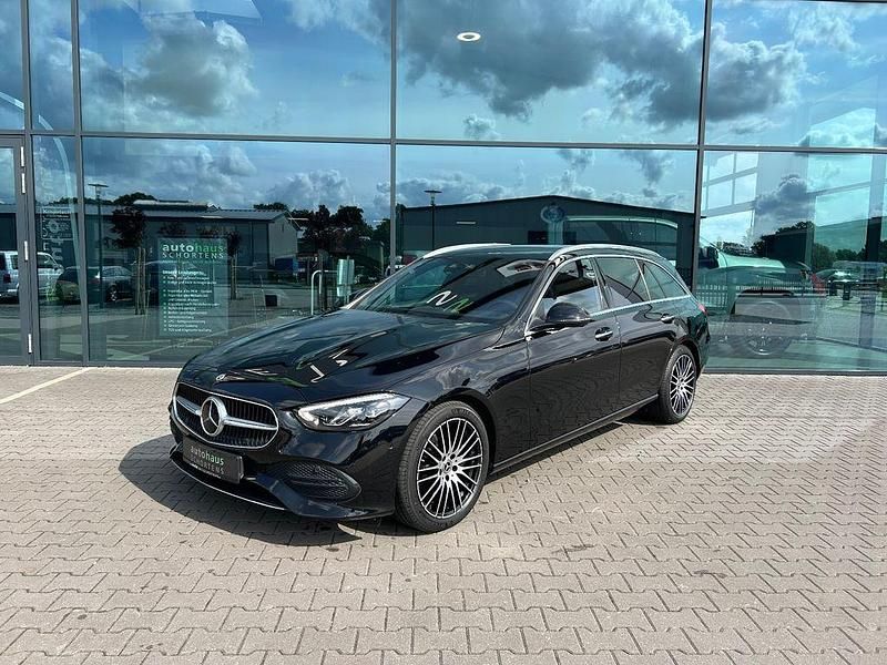Schwarz Gebraucht 2023 Mercedes C220 Avantgarde Limousine | 33.990 € (Fairer Preis) - Bild 1/4