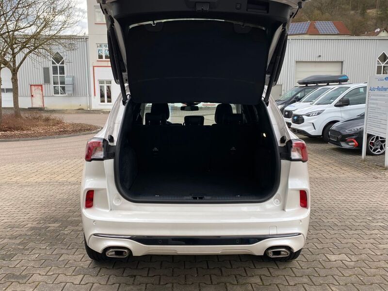 Gebraucht Ford Kuga Vignale 152 PS (111 kW) 2023 Arktisweiss SUV