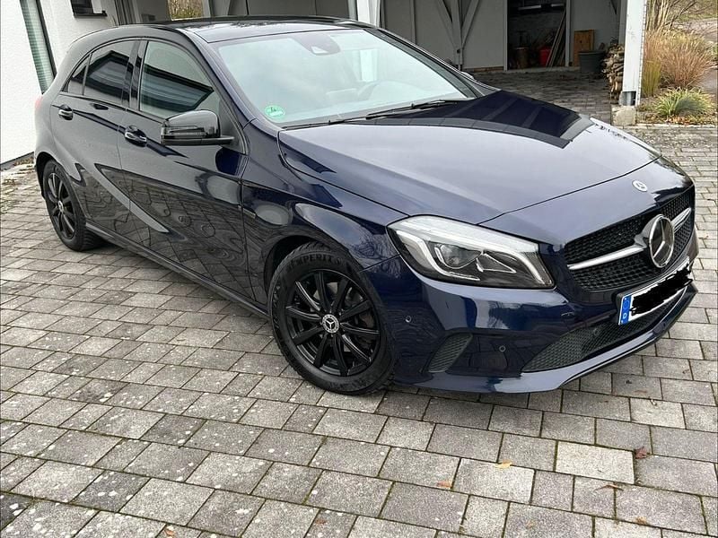 Gebraucht Mercedes A220 177 PS (130 kW) 2017 Blau Kombi