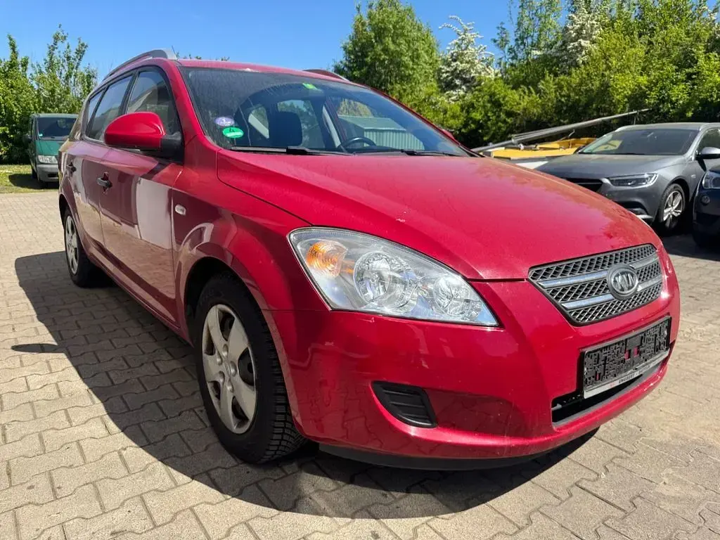 Gebraucht Kia Ceed 109 PS (80 kW) 2008 Rot Kleinwagen