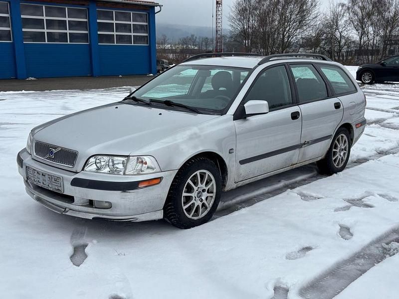 Gebraucht 2001 Volvo V40 Limousine | 800 € (Guter Preis) - Bild 1/4
