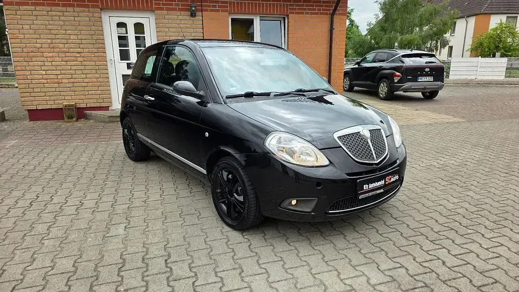 Gebraucht Lancia Ypsilon 77 PS (56 kW) 2007 Schwarz Kleinwagen