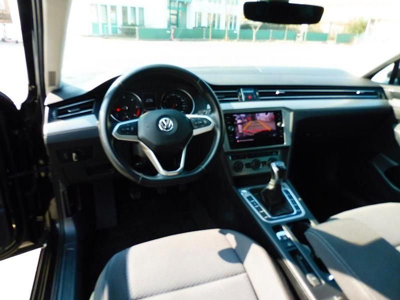Gebraucht VW Passat Conceptline 150 PS (110 kW) 2020 Schwarz Kombi