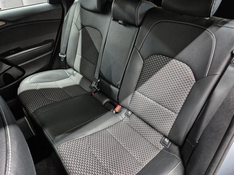 Gebraucht Kia Ceed Vision 120 PS (88 kW) 2023 (css) lunar silver m Kleinwagen