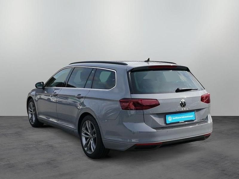 Gebraucht VW Passat IQ Drive 200 PS (147 kW) 2022 Mondsteingrau Kombi