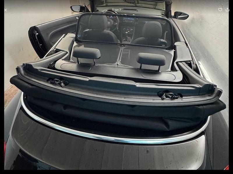 Gebraucht VW Beetle Allstar 105 PS (77 kW) 2015 Schwarz Kleinwagen