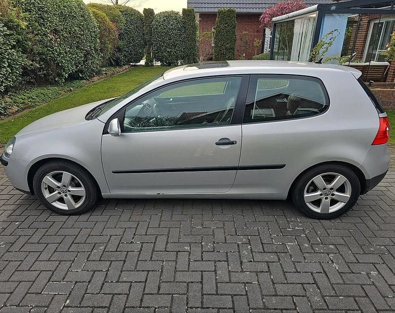 Gebraucht VW Golf V 115 PS (84 kW) 2004 Silber Kleinwagen