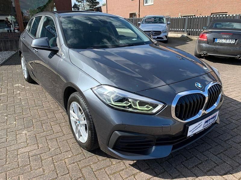 Gebraucht BMW 118 Advantage 136 PS (100 kW) 2021 Grau Kleinwagen