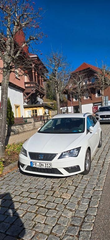 Weiß Gebraucht 2019 Seat Leon ST Ecomotive Kombi | 7.450 € - Bild 1/4