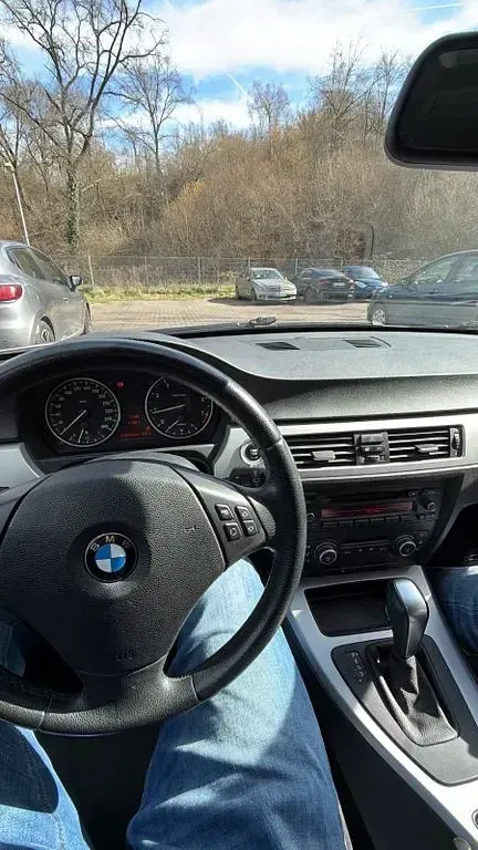 Gebraucht BMW 320 170 PS (125 kW) 2009 Silber Limousine