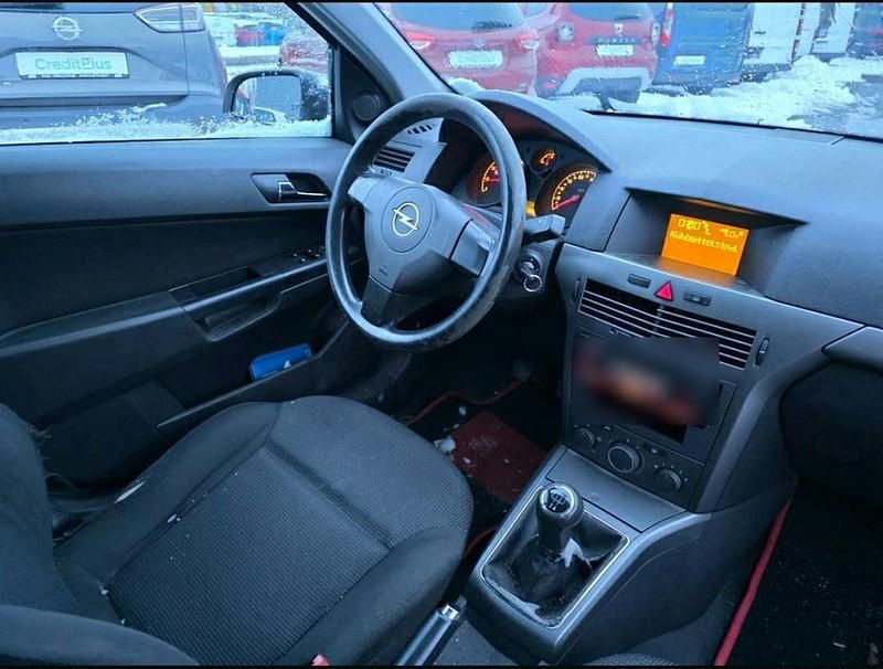 Gebraucht Opel Astra Basis 90 PS (66 kW) 2004 Gold Kleinwagen