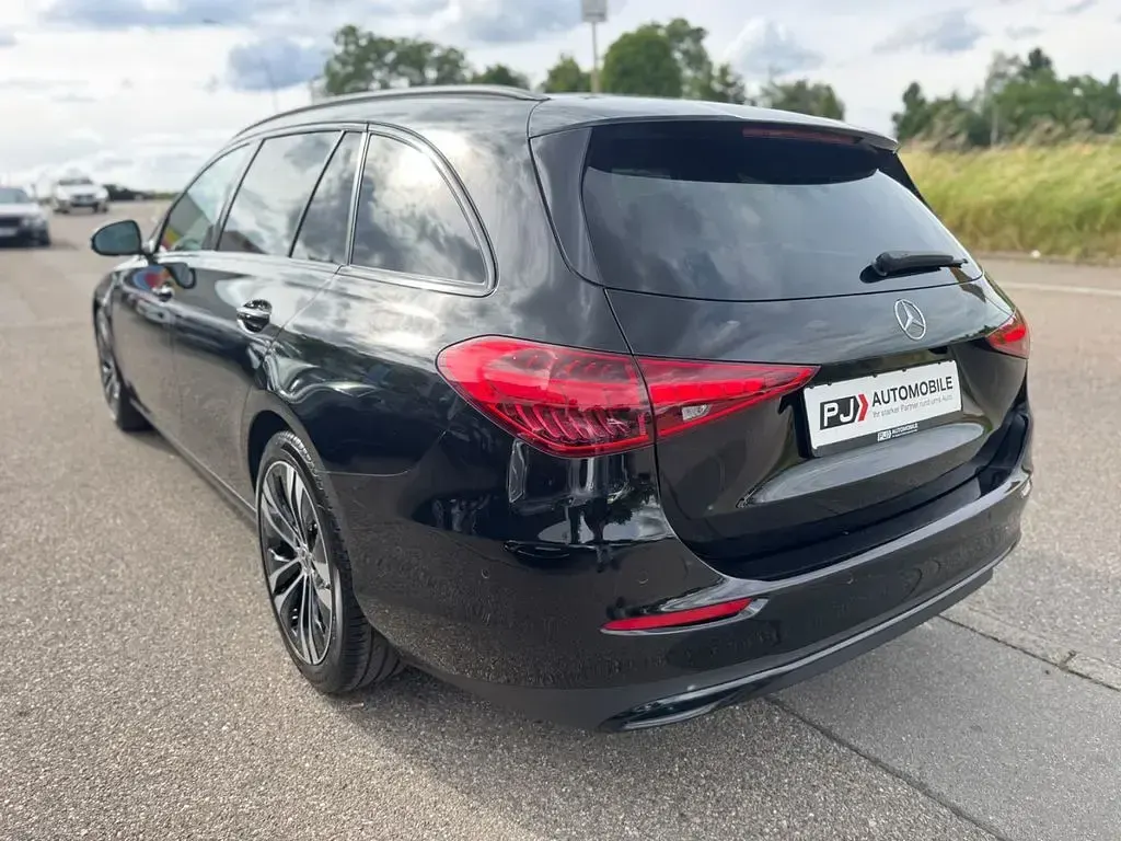 Gebraucht Mercedes C220 Night 200 PS (147 kW) 2022 Schwarz Kombi