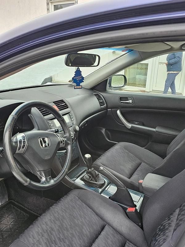 Gebraucht Honda Accord Executive 140 PS (102 kW) 2004 Blau Limousine